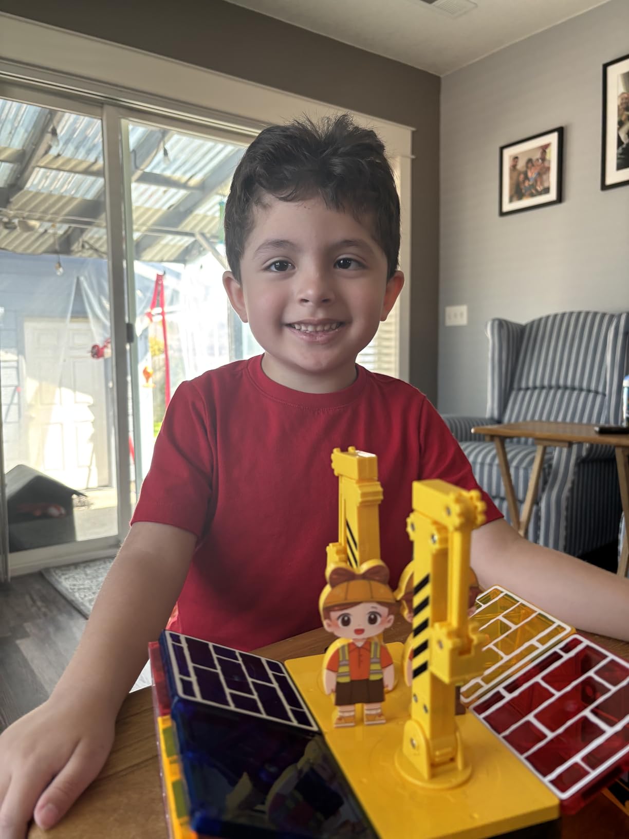 Soyee Magnetic Tiles Magnetic Construction Toys with 2 Cranes Boys Toys for Ages 3-5 5-7 customer photo 1