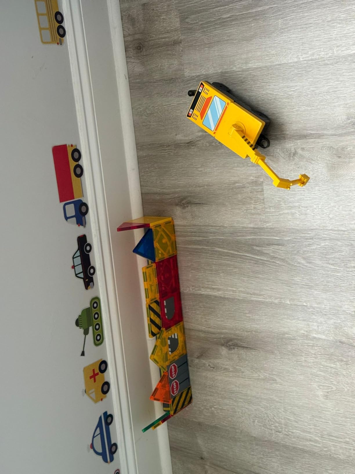 Soyee Magnetic Tiles Magnetic Construction Toys with 2 Cranes Boys Toys for Ages 3-5 5-7 customer photo 2