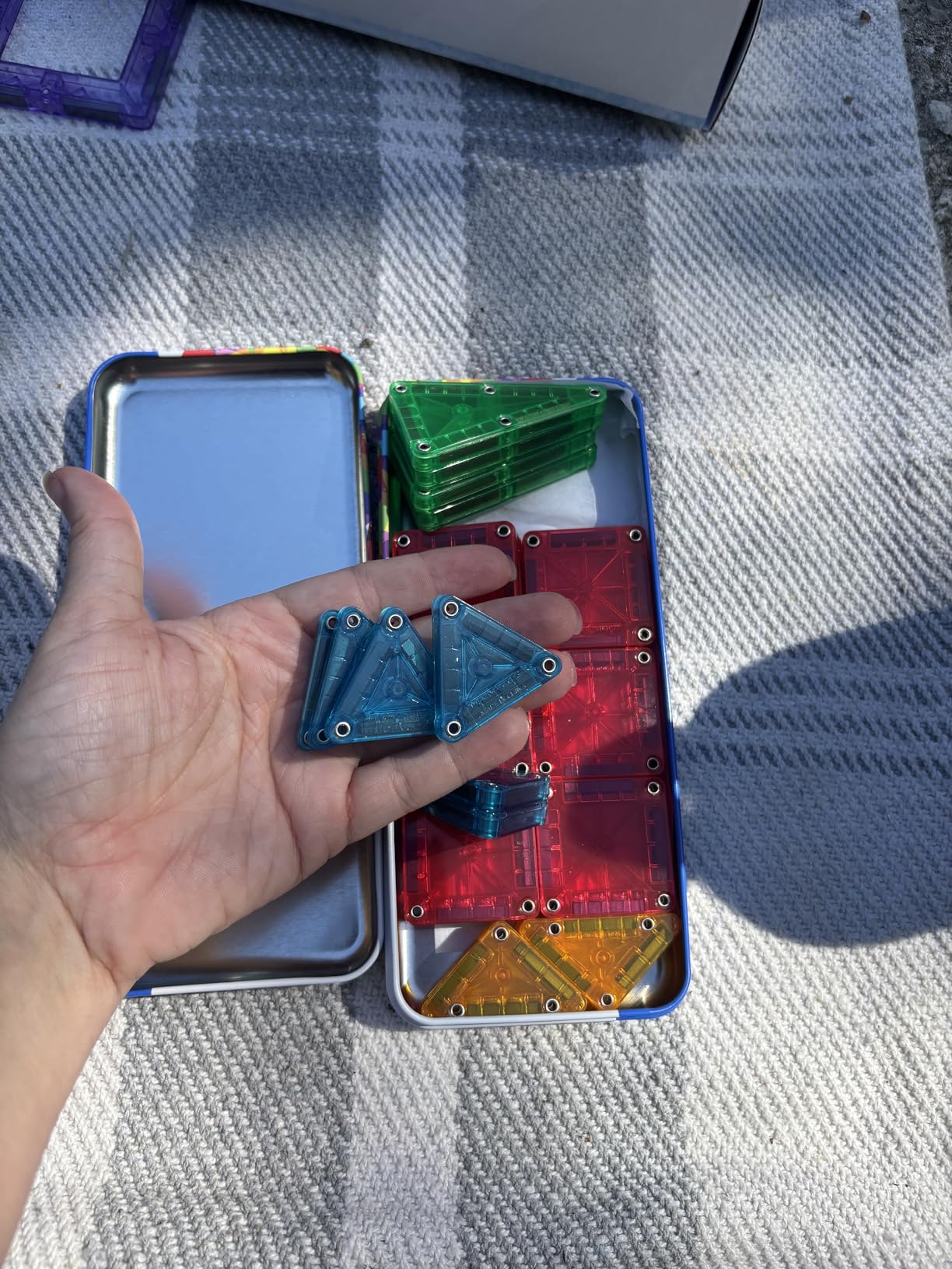 Magna-Tiles microMAGS 26-Piece Travel Magnetic Construction Set - Bold Colors customer photo 2