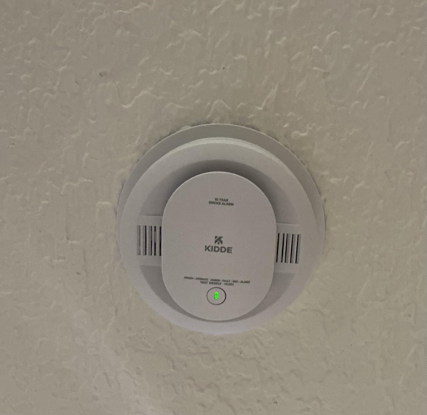 Kidde Smoke Detector, Hardwired with 10-Year Battery Backup, Interconnectable, LED Status Lights, 85 dB Alarm, 5-inches, 20SA10, 1 Pack customer photo 1