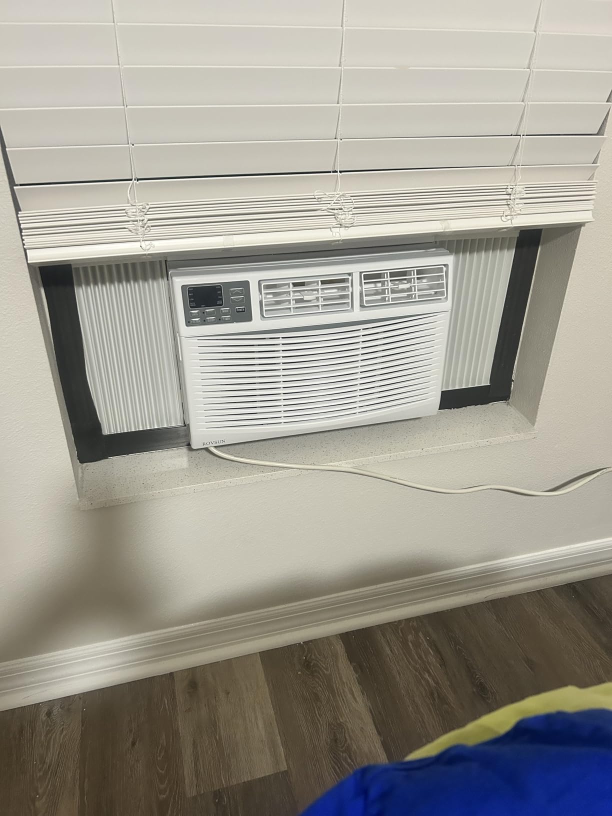 ROVSUN 8000 BTU Air Conditioner Window Unit, 3-in-1 Window AC Unit Cooler, Dehumidifier & Fan with Timer, Remote Control & Installation Kit, Cooling Rooms up to 350 Sq. Ft, 115V/60Hz customer photo 1