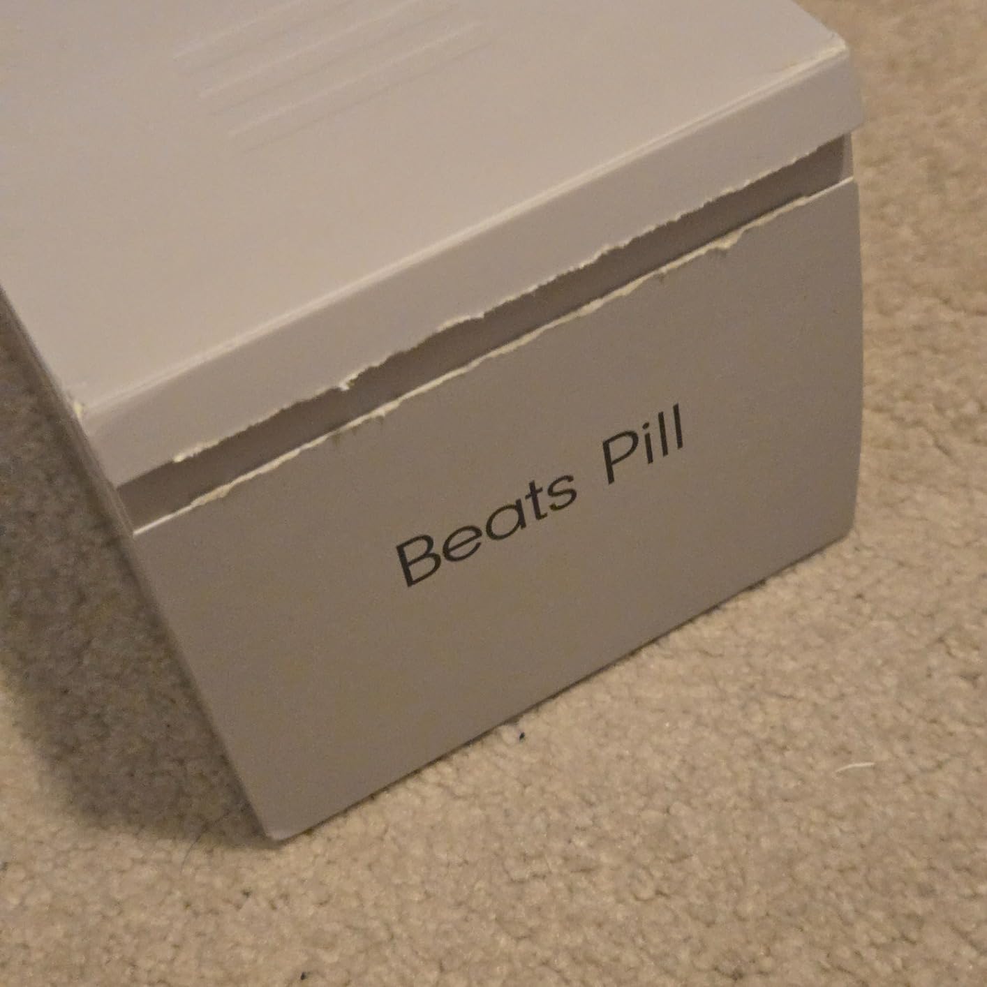 Beats Pill - Portable Bluetooth Speaker - Up to 24H Battery Life, Water Resistant, Bluetooth, Apple & Android Compatible, Seriously Loud Sound for Home, Outdoor and Travel - Champagne Gold customer photo 1