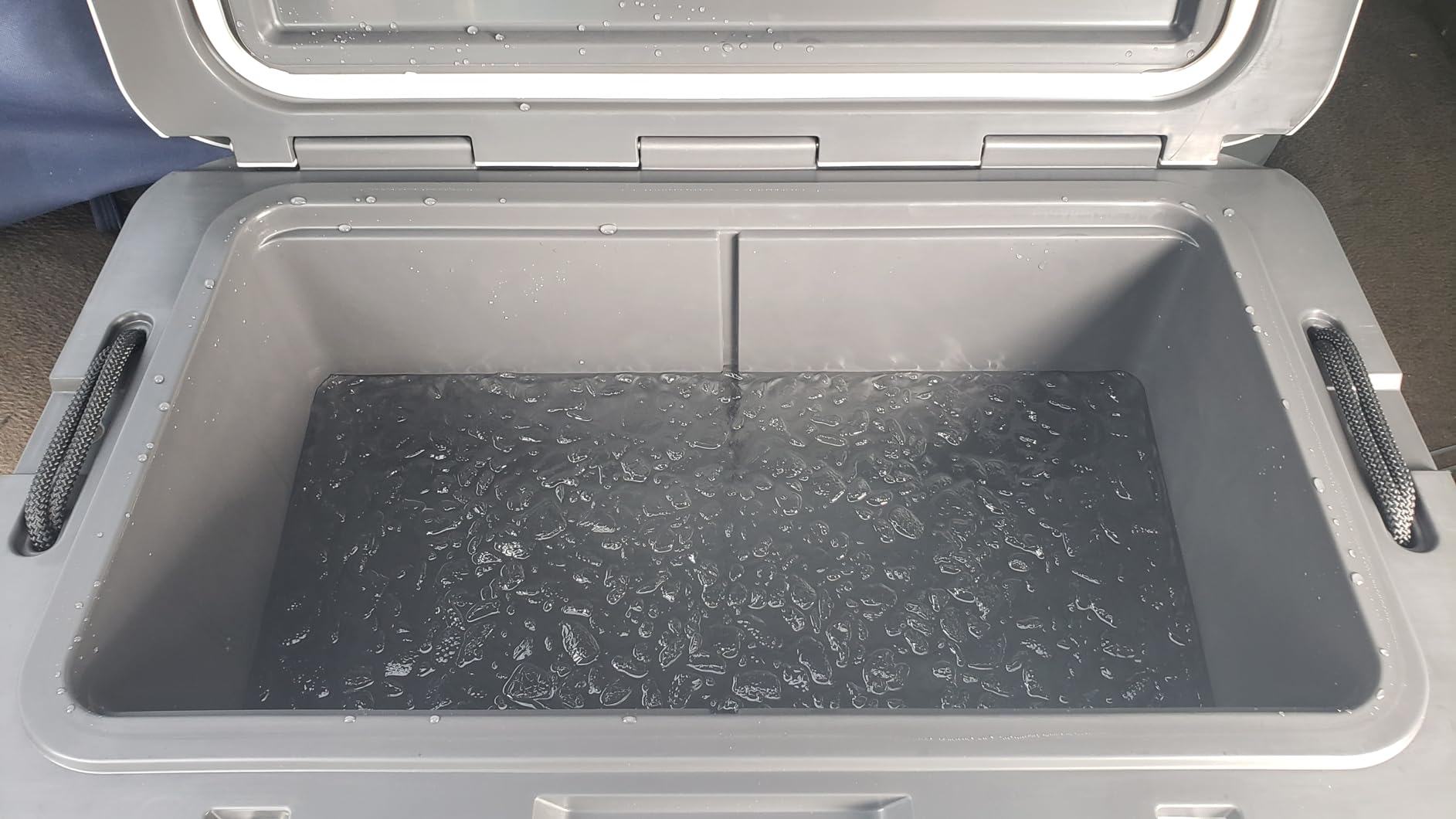 ENGEL 60 QT Ultra-Light Injection Molded Cooler customer photo 2