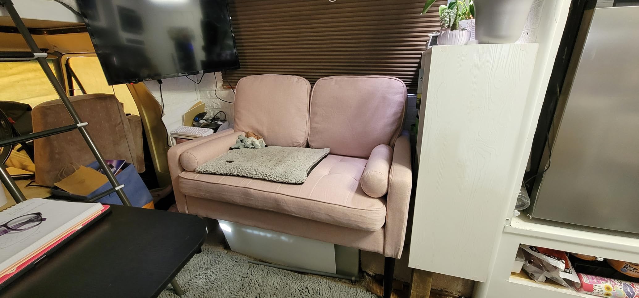 Vesgantti Loveseat Sofa with Solid Wood Legs, 48