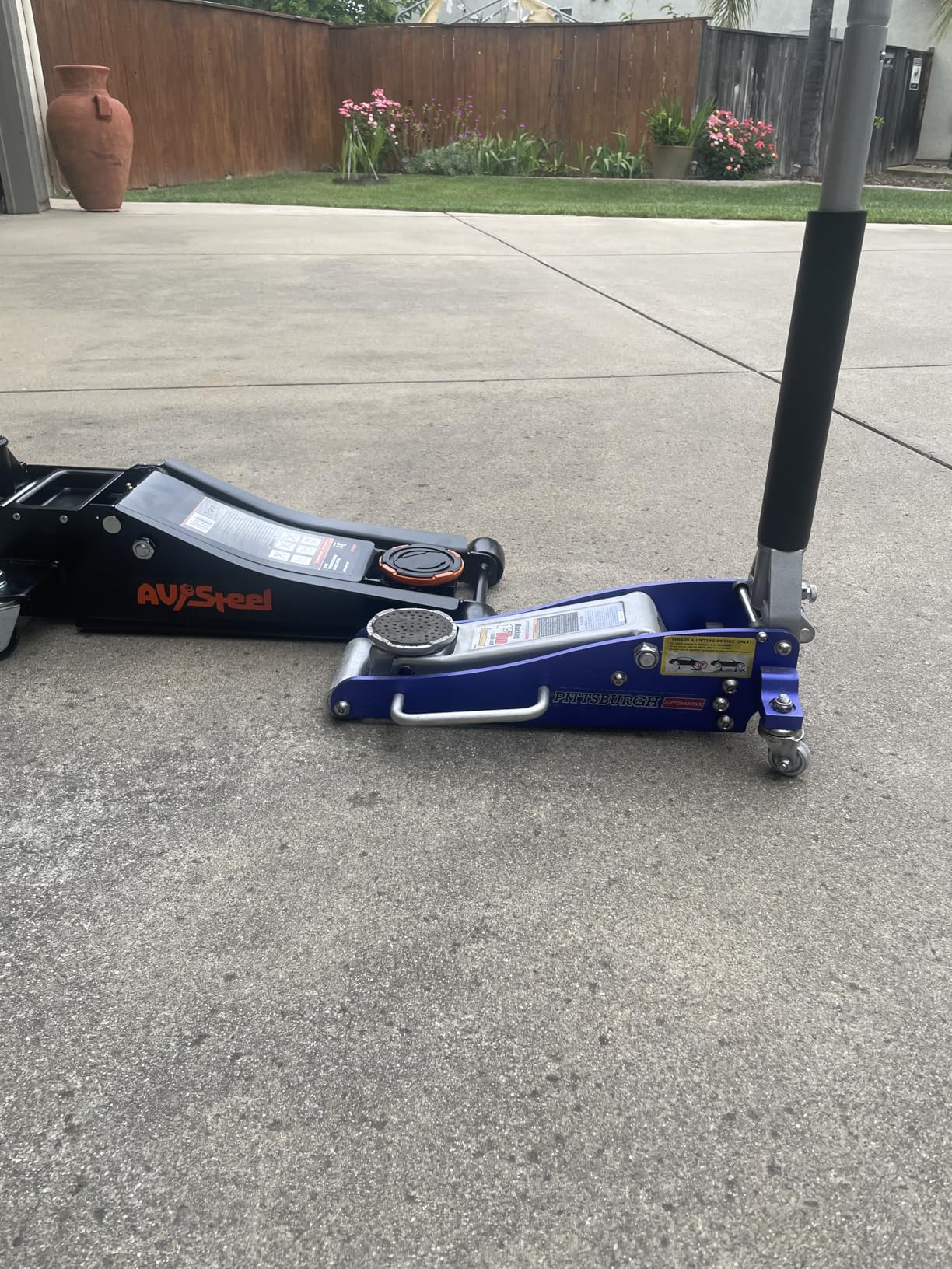 AV Steel Low Profile Floor Jack 3 Ton (6600 lbs), Heavy Duty Hydraulic Jack with Dual Pistons Quick Lift Pump customer photo 1