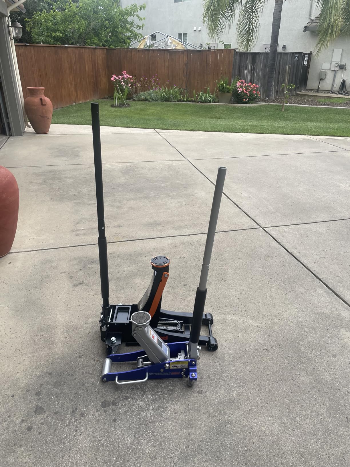 AV Steel Low Profile Floor Jack 3 Ton (6600 lbs), Heavy Duty Hydraulic Jack with Dual Pistons Quick Lift Pump customer photo 2