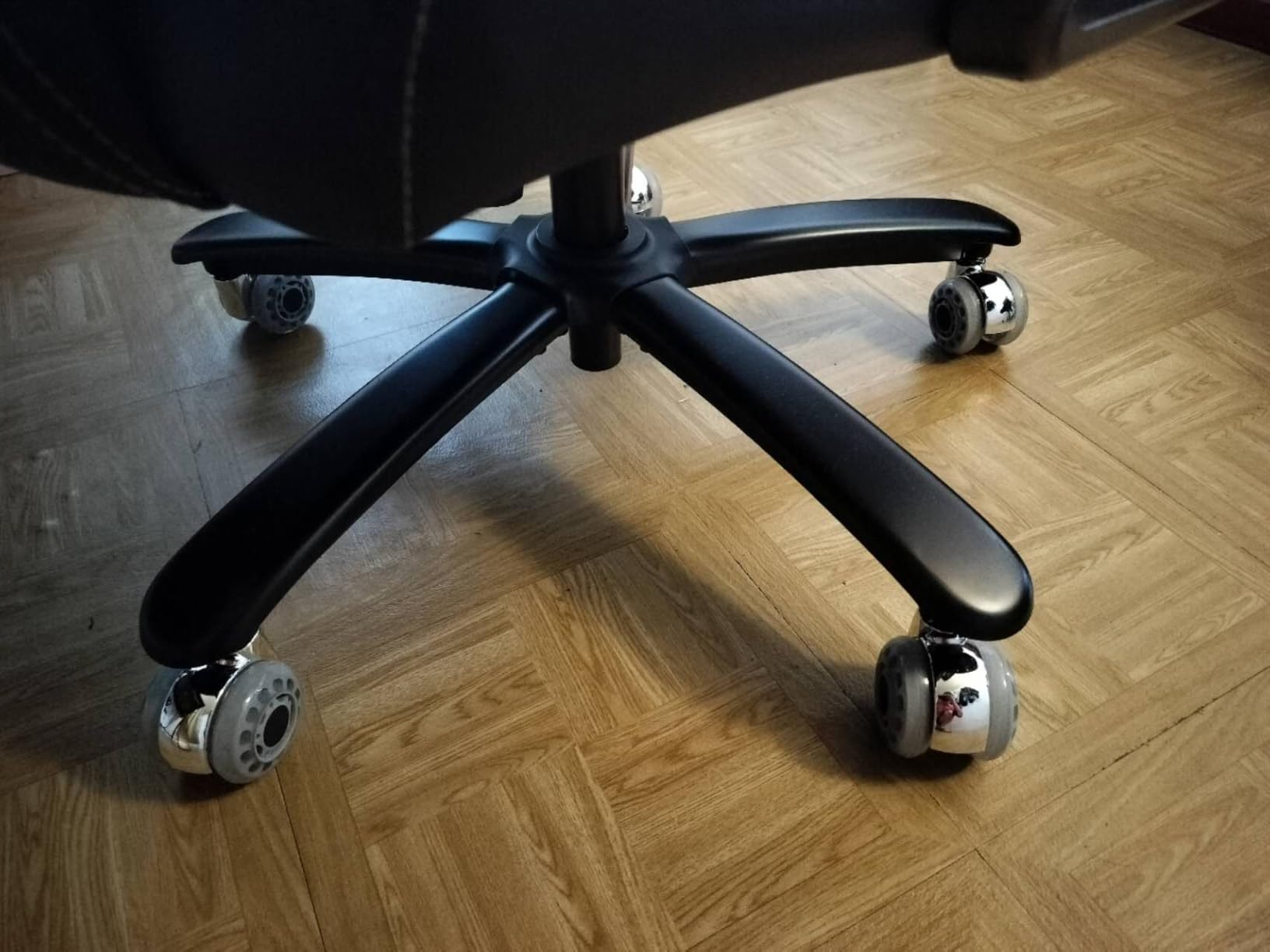 600LBS Large Heavy Duty Office Chair with 5D Flip Arms,Comfy Big and Tall Executive Office Desk Chair with Pocket Spring Cushion,High Back Computer Chair with Lumbar Support,Dual Rubber Wheel customer photo 2
