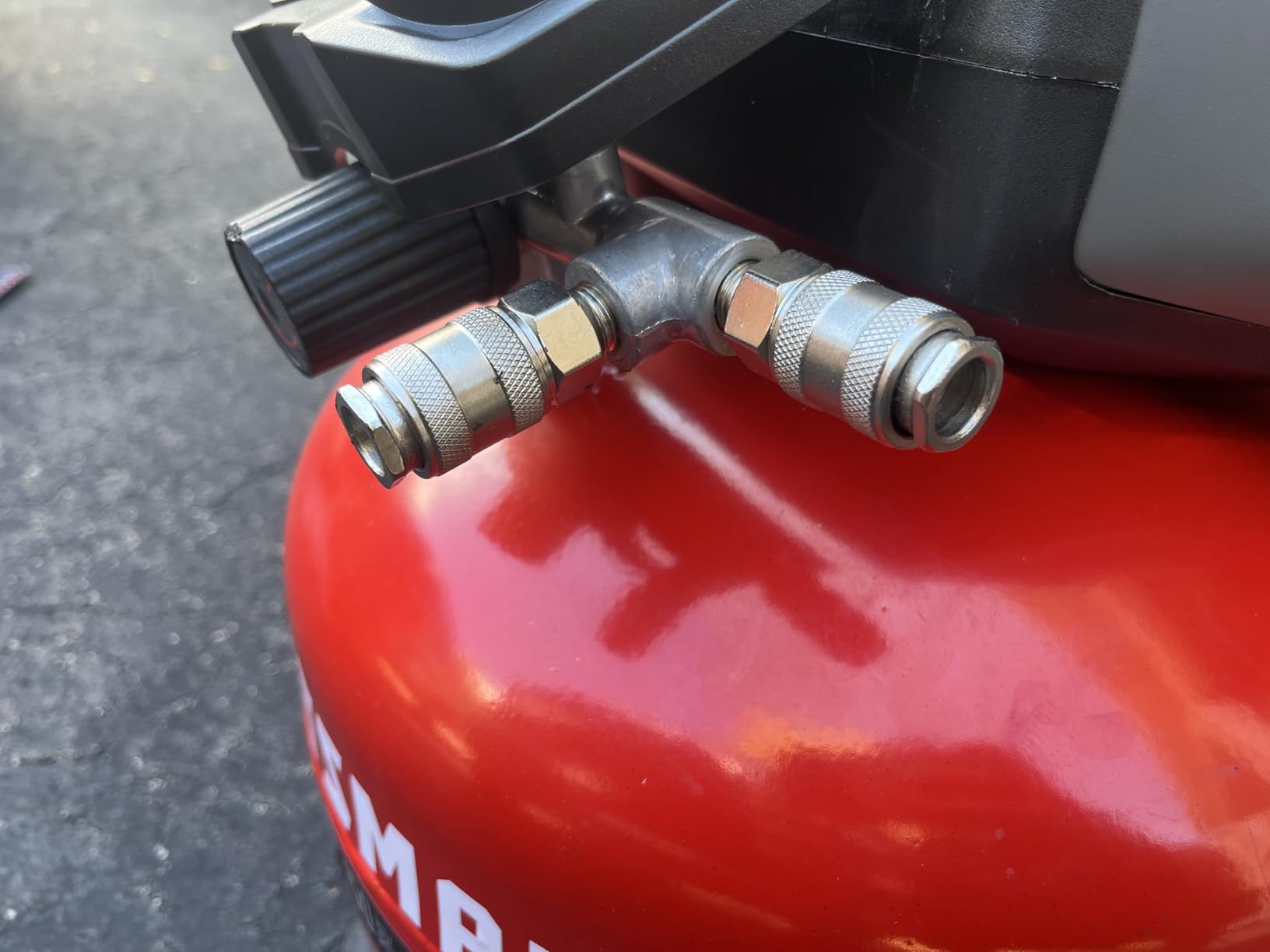 Craftsman Air Compressors 6 Gallon Portable Pancake Air Compressor, Oil Free Max 150 PSI 1.0HP 2.6 CFM@90PSI (CMXECXA02106410) customer photo 1