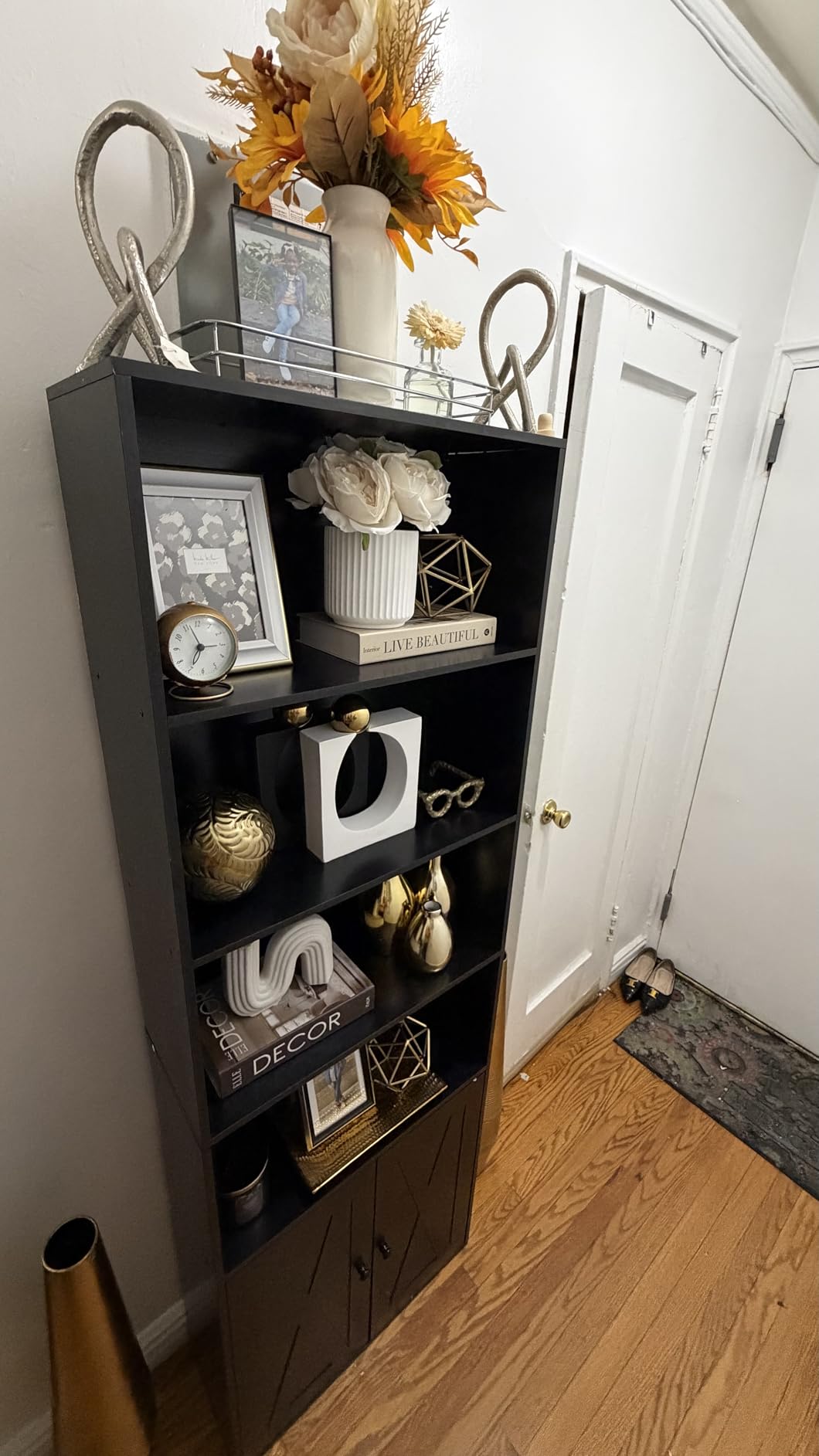 Shintenchi Bookshelf, Industrial Bookshelves and Bookcases with Doors Floor Standing 6 Shelf Display Storage Shelves 70.9 inches Tall Bookcase for Home Office, Living Room (Black) customer photo 2