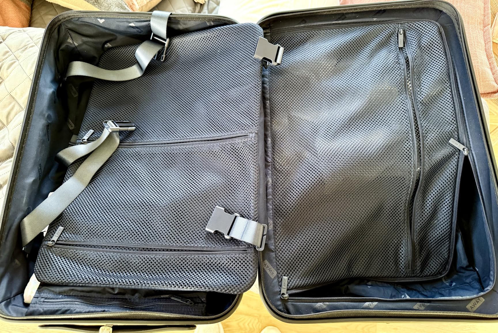 Away Bigger Carry-On Luggage, Lightweight Hardside Large Suitcase with Spinner Wheels, TSA Lock, Airline Approved, Jet Black customer photo 1