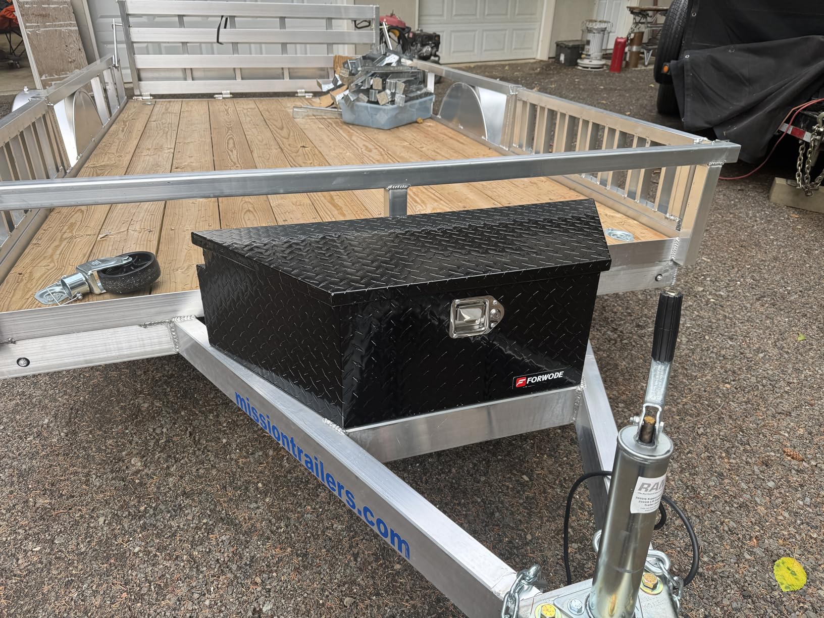 FORWODE Trailer Tongue Box 39 Inch Aluminum Tongue Tool Box Lockable Trailer Tool Chest with Gas Strut, Secure Diamond Plate Truck Tongue Tool Box for Trailer, Truck Bed, Pickup & RV Storage (Black) customer photo 2