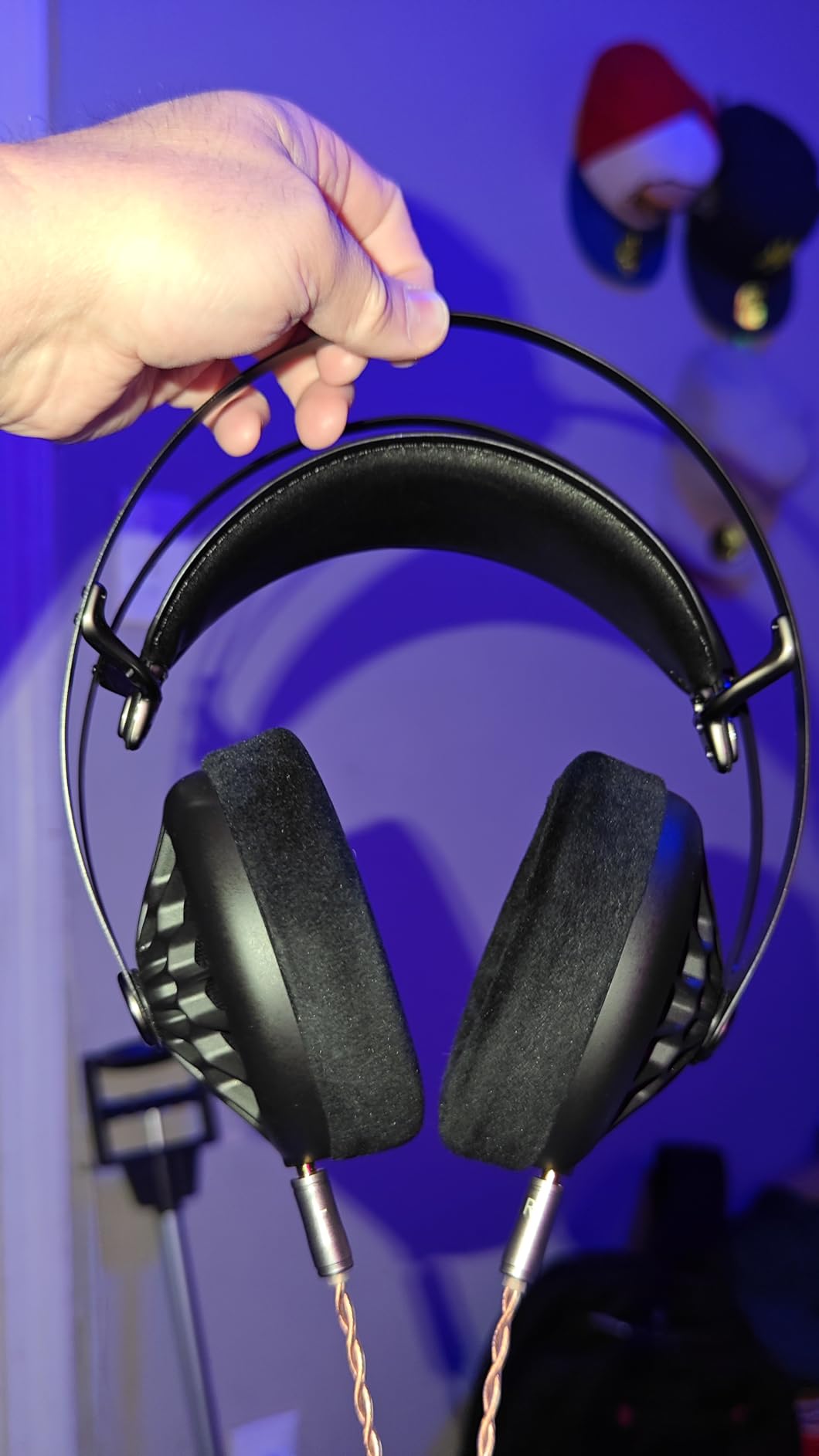 MEZE AUDIO 105 AER | Wired Over-The-Ear Lightweight Audiophile Open-Back Headphones | 50mm Dynamic Drivers customer photo 2