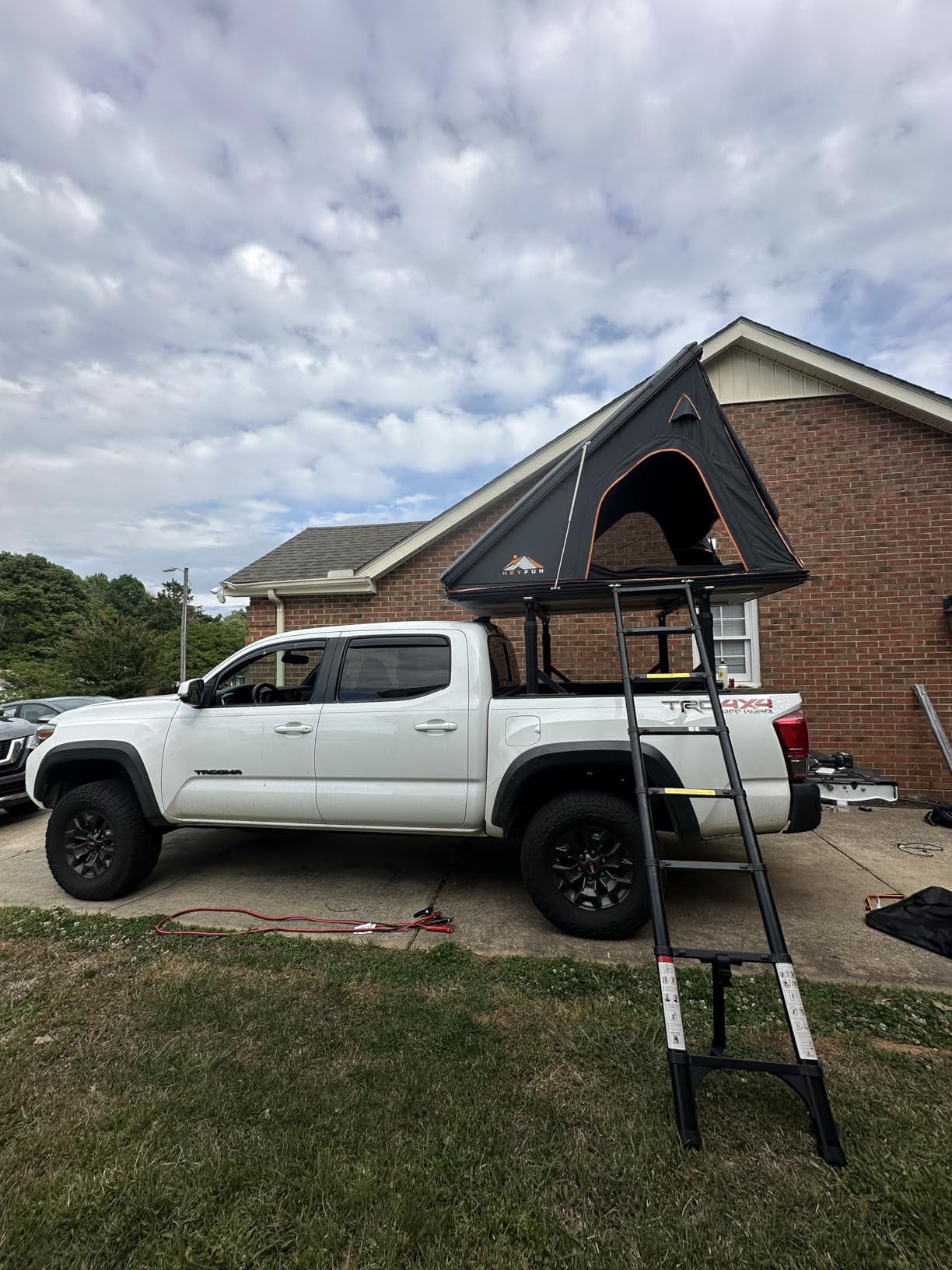 Explorer Pro Rooftop Tent Hard Shell with Side Awning&LED Light Strip, 2-3 Person Roof Top Tent for 4 Season Camping, Aluminum Pop Up Roof Tent for Truck Jeep SUV Van Trailer customer photo 1