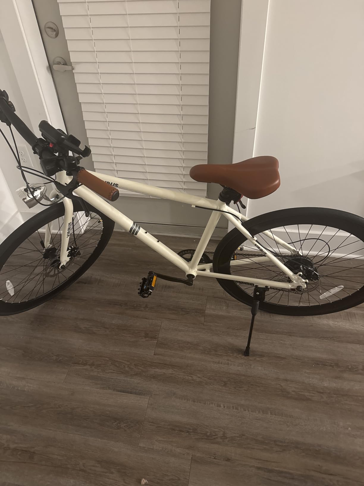 VIRIBUS Hybrid Bikes, 28 inch Mens Hybrid Bicycle 7 Speed with Lightweight Aluminum Frame & Disc Brakes, 700C Retro Vintage Adult Bike for City Commuters customer photo 1