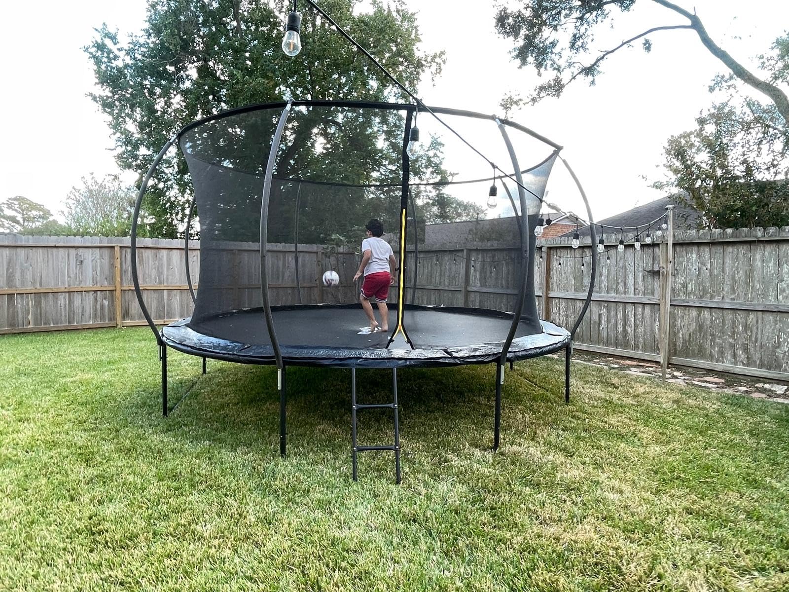 Gigu 10FT 12FT 14FT 15FT 16FT Recreational Trampolines with Enclosure Net and Ladder and Anti-Rust Coating, ASTM Approved Trampoline Outdoor for Kids and Adults Outdoor Yard Trampolines customer photo 2