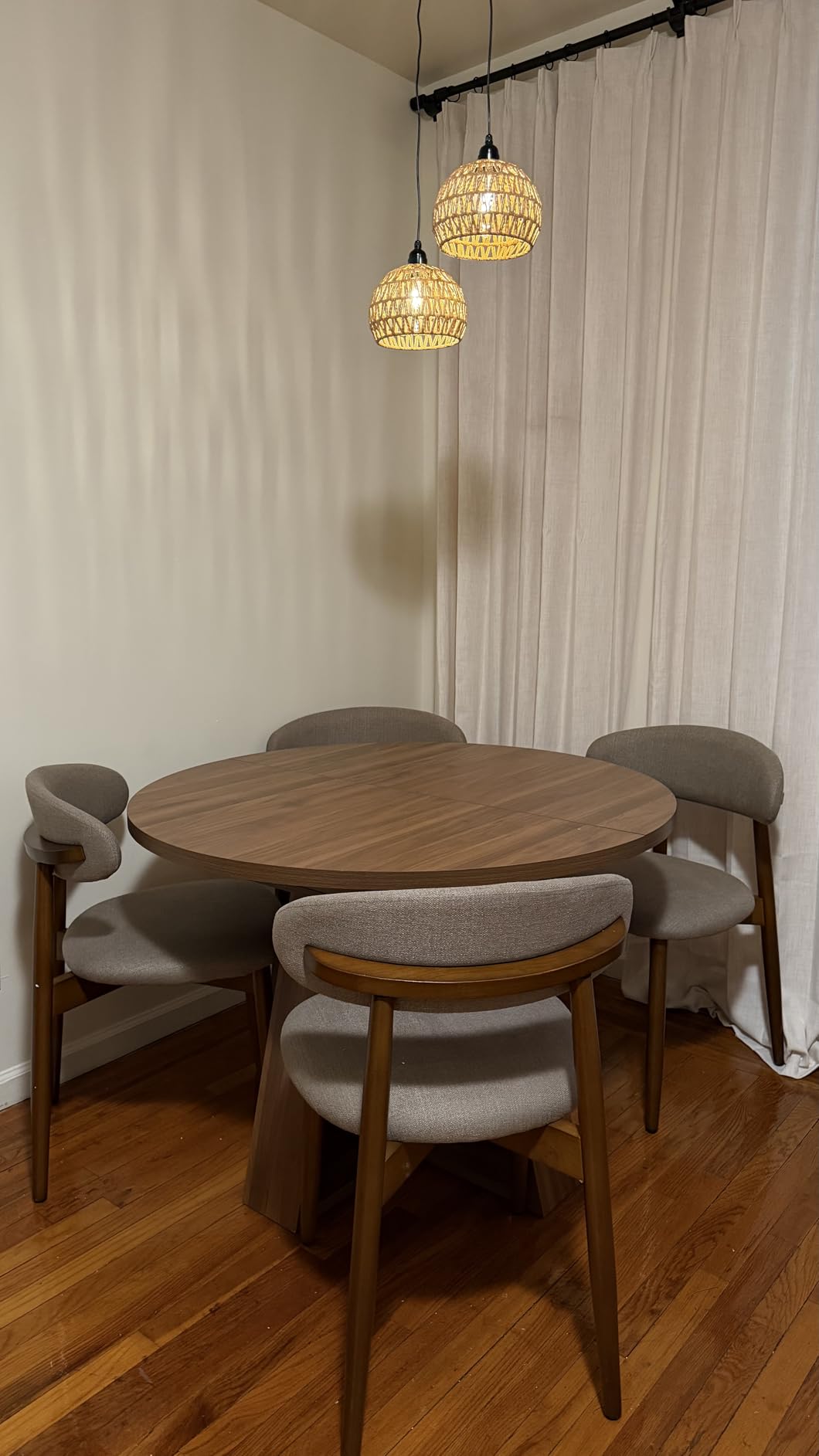 43.3in-59in Extendable Round Dining Table for 4-8, Modern Kitchen Oval Dining Table with Removable Leaves Space Saving, Wood Base with Storage Shelf for Kitchen Living Room (Walnut) customer photo 2