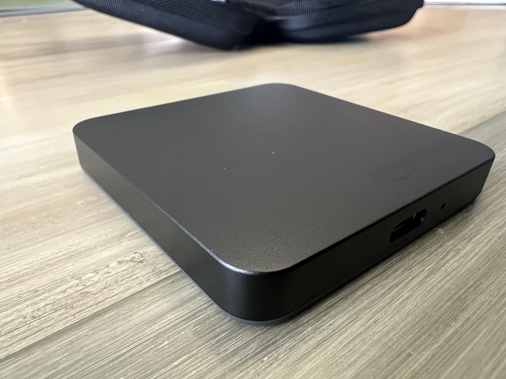 Amazon Basics Portable External SSD, 2TB, 2000MB/s Speeds, USB 3.2 Gen 2, IP65 Water & Dust Resistant, Black customer photo 2