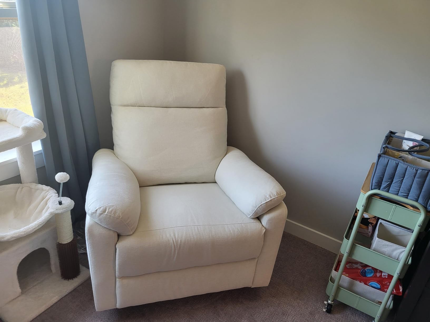 DaVinci Suzy Glider Recliner Nursery Chair - Glider Rocking Chair for Nursery and Living Room - GREENGUARD Gold, FSC & Certi-PUR US Certified - 360° Swivel Rocker Recliner Chair (Cozy Cream Boucle) customer photo 2