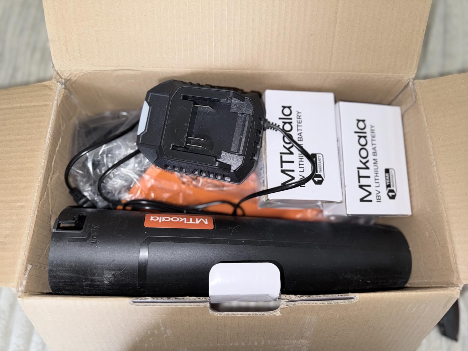 2026 Upgrade Leaf Blower, Leaf Blower Cordless with 2 * 2.6AH Batteries and Fast Charger, 450CFM &150MPH and 2 Speed Mode, Lightweight Electric Leaf Blowers for Lawn, Yard, Leaves, Dust Car (Green) customer photo 1