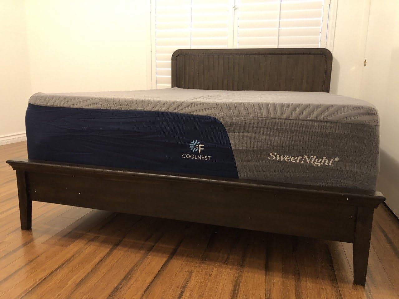 Sweetnight CoolNest Queen Mattress, 14 inch Cooling Queen Size Memory Foam Mattress for Cool Night Sleep, 5-Zone Ergo Support for Pressure Relief, Medium, CertiPUR-US Certified customer photo 1