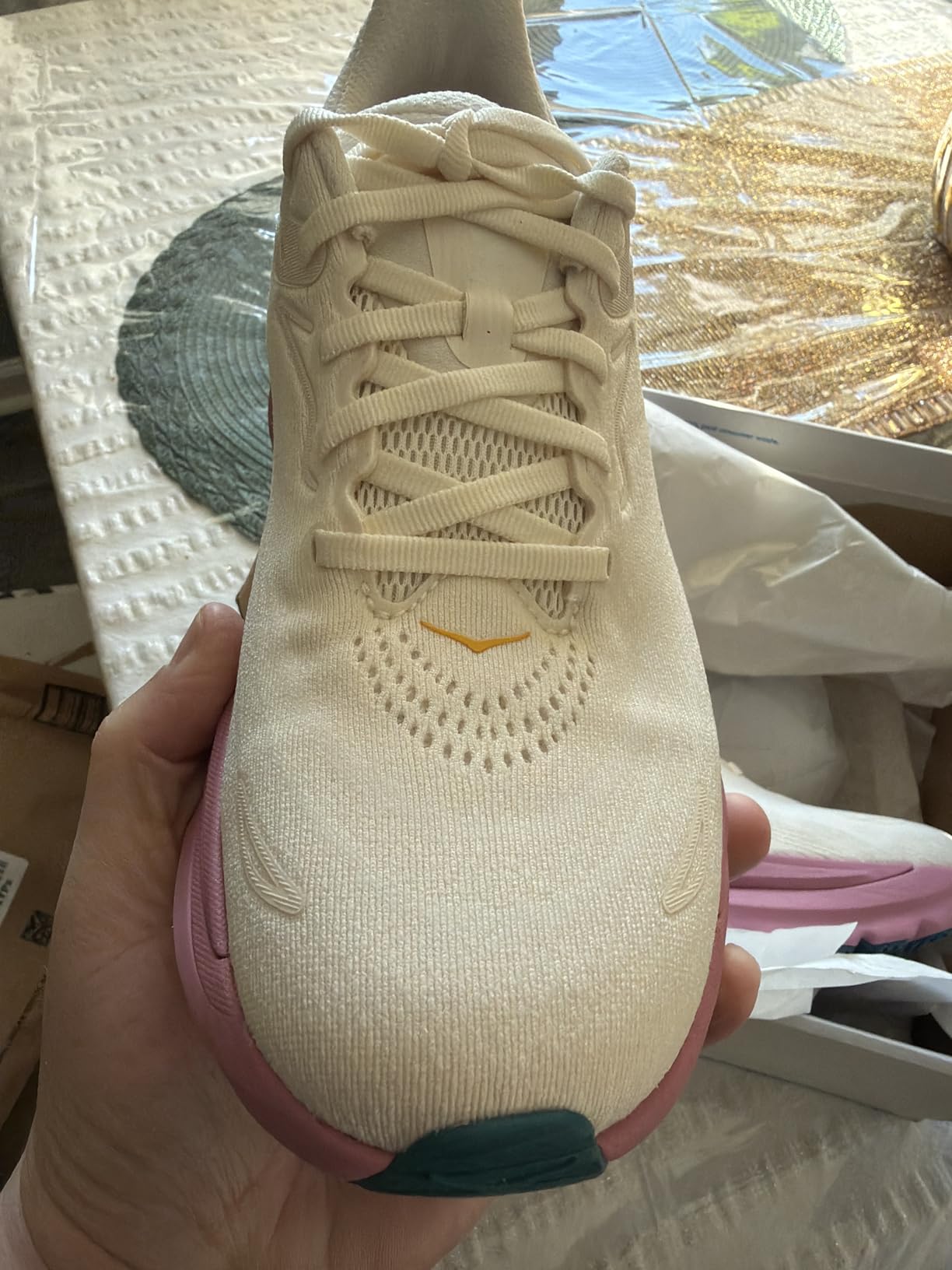 HOKA Women's Arahi 8 Running Shoes customer photo 1
