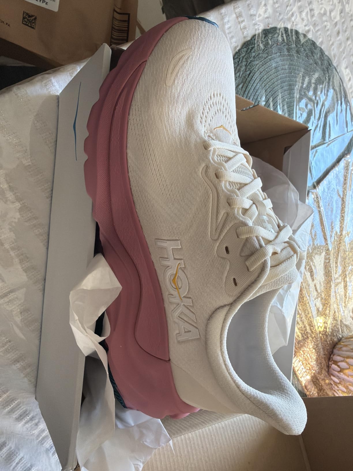 HOKA Women's Arahi 8 Running Shoes customer photo 2