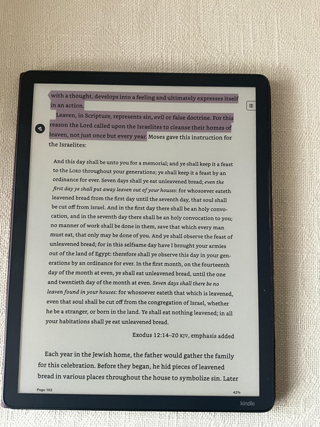 Kindle Scribe Colorsoft 64GB (newest model) - 11 inch paper-like color display with front light - Thin, light, powerful - Write in notebooks, documents, and books. Includes Premium Pen - Graphite customer photo 1