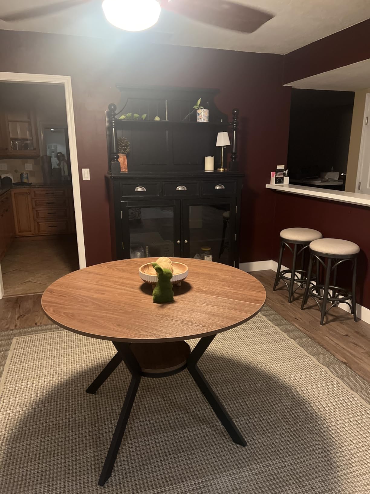 MECHYIN 42 Inch Round Dining Table for 2-4, Farmhouse Round Kitchen Table with Storage Shelf, Pedestal Dining Table, Wood Top & Metal Base, Small Space Table for Apartment, Dining Room customer photo 1