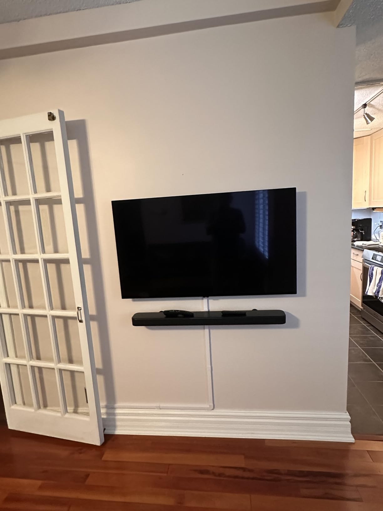 JBL Bar 300MK2 - 5.0 Channel All-in-one soundbar with Dolby Atmos customer photo 2