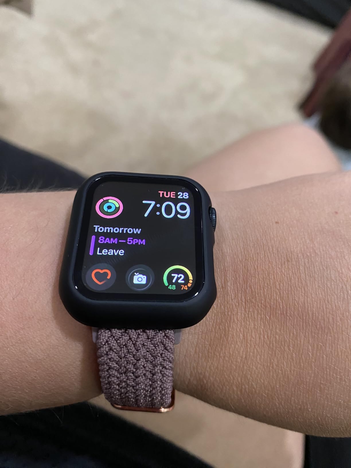 Apple Watch SE 3 [GPS 40mm] Smartwatch with Starlight Aluminum Case with Starlight Sport Band - S/M. Fitness and Sleep Trackers, Heart Rate Monitor, Always-On Display, Water Resistant customer photo 2