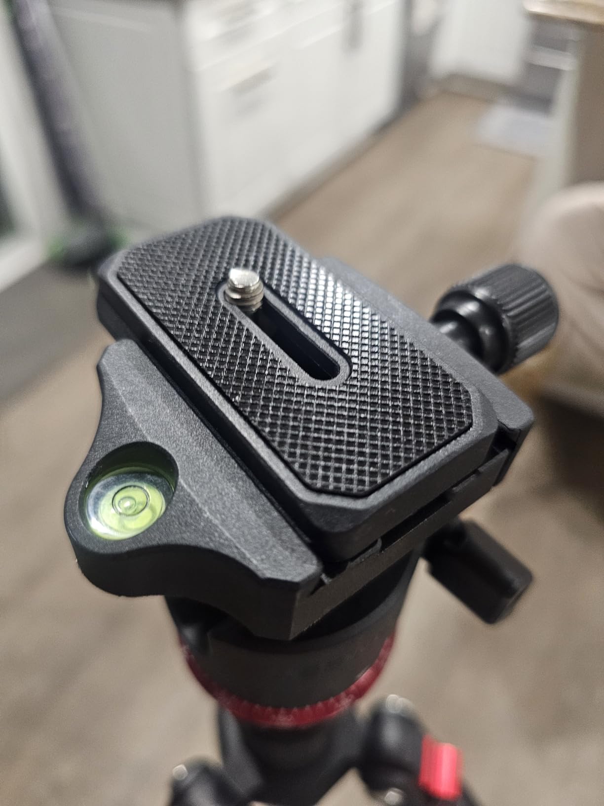 NEEWER Basics Carbon Fiber Travel Tripod Monopod, 64 inch Compact Lightweight Portable Camera Stand, Arca Type Ball Head, Max Load 13.2 lbs customer photo 2