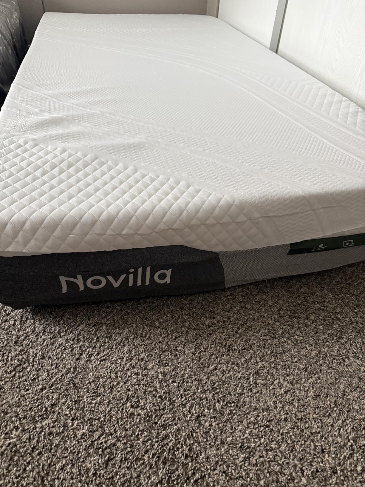 Novilla Queen Mattress 14 Inch, Gel-Infused Bliss Cooling Queen Memory Foam Mattress in a Box with Cool-Touch Nylon Cover, Pain Relief & Spinal Support with CertiPUR-US Certified Foam customer photo 2