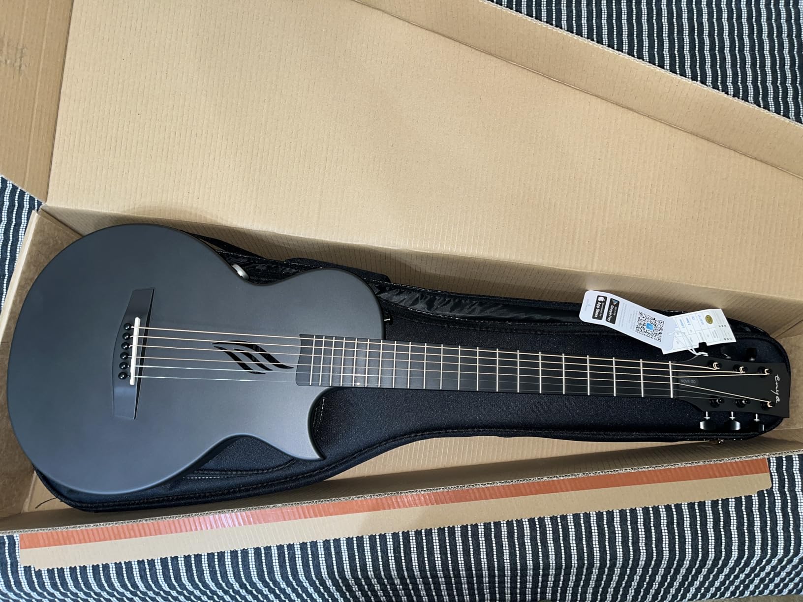 Enya NOVA GO SP1 Carbon Fiber Travel Guitar - 35
