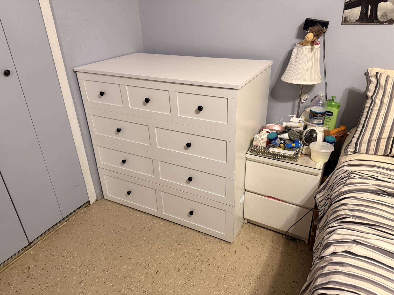 LIVAUVEAD Murphy Bed with Built-in Charging Station, Space-Saving Murphy Bed Chest Twin with Drawer, Foldable, for Home Office Guest Room Bedroom White customer photo 1
