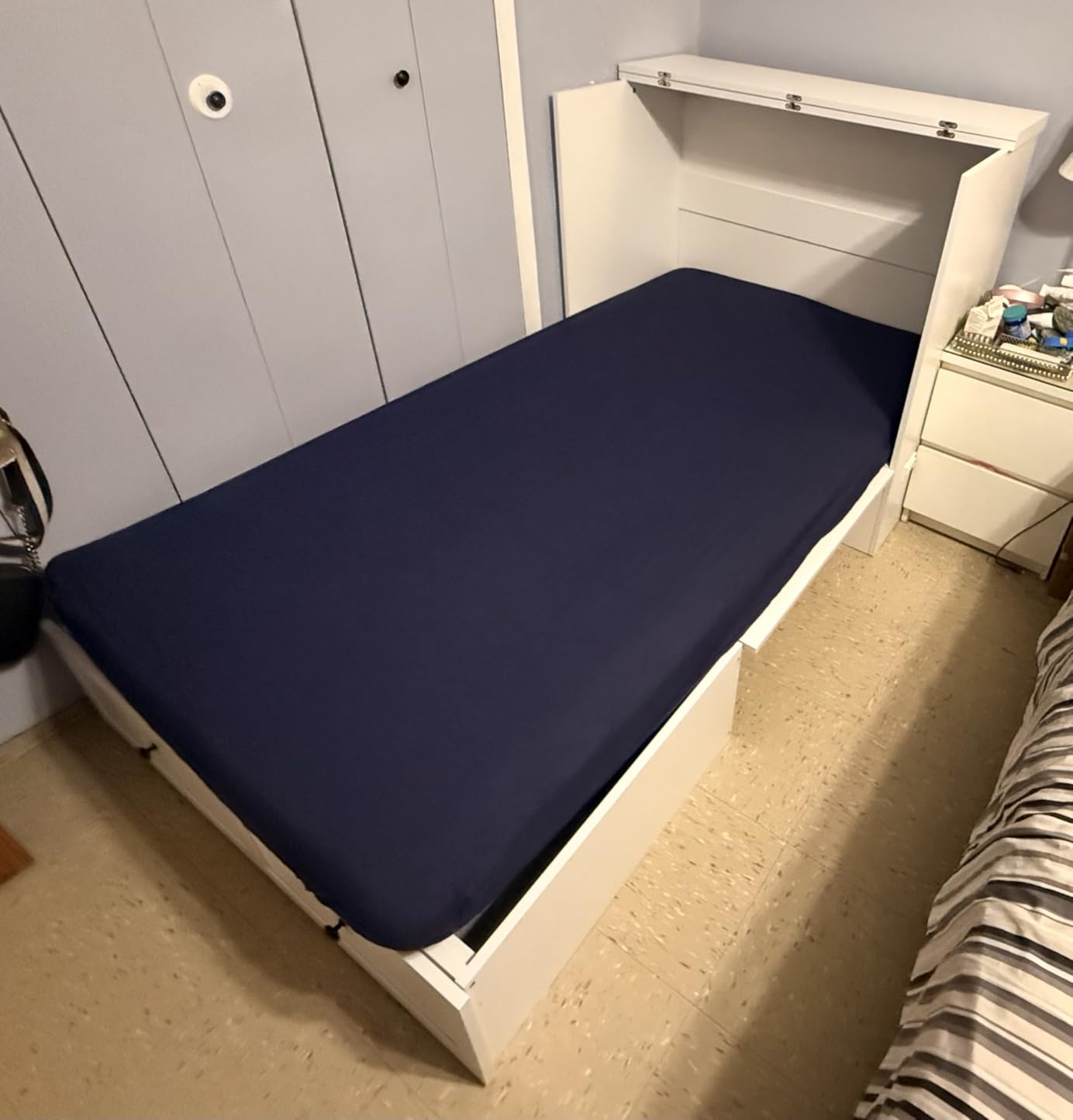 LIVAUVEAD Murphy Bed with Built-in Charging Station, Space-Saving Murphy Bed Chest Twin with Drawer, Foldable, for Home Office Guest Room Bedroom White customer photo 2