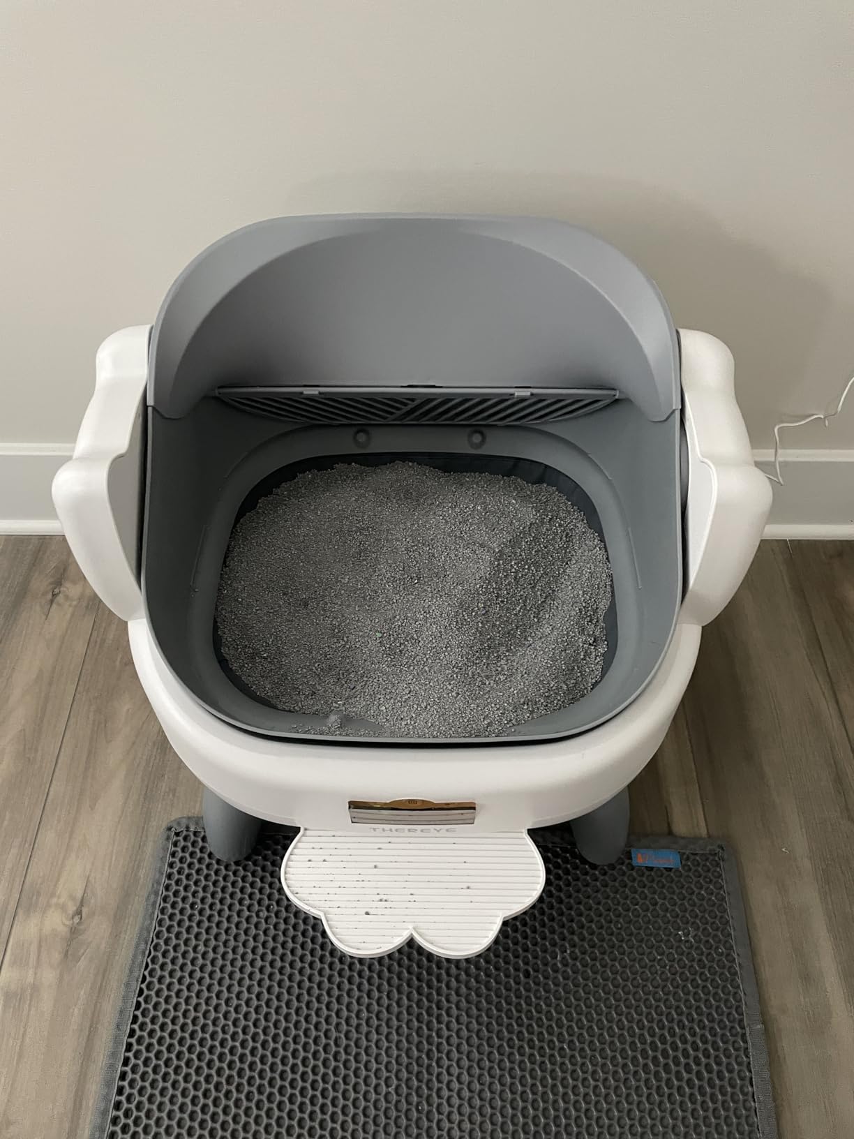Thereye Automatic Litter Box with Entry Step, Open-Top Self Cleaning Litter Box for Multiple Cats, 11 Safety Protections & App Control, Odor Control Smart Cat Litter Box with Trash Bags/Litter Mat customer photo 1
