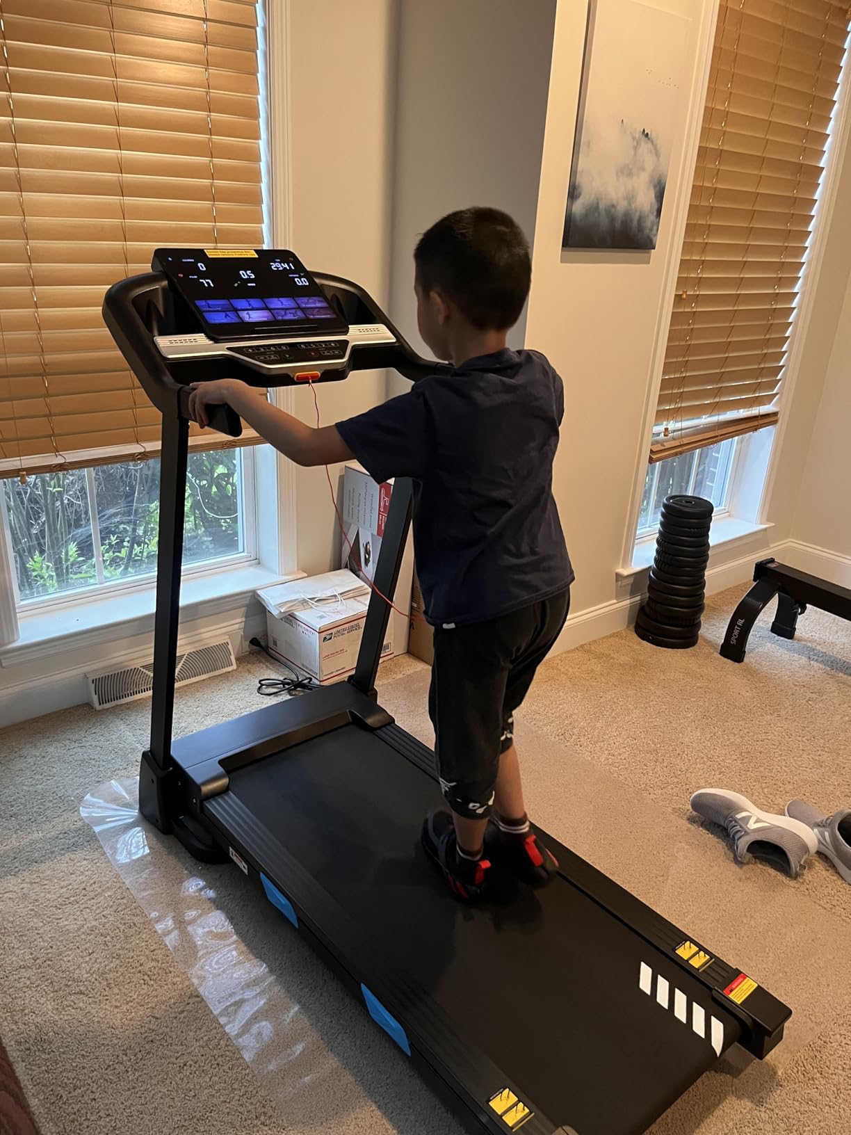 BORGUSI Auto Incline Treadmill - 3.5HP Folding Treadmills with 15% Auto Incline Running Machine for Home, 320 LBS Capacity customer photo 1