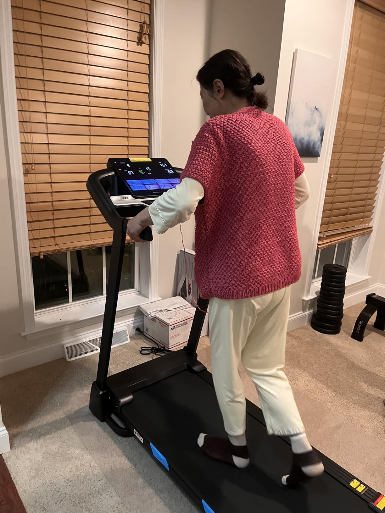 BORGUSI Auto Incline Treadmill - 3.5HP Folding Treadmills with 15% Auto Incline Running Machine for Home, 320 LBS Capacity customer photo 2