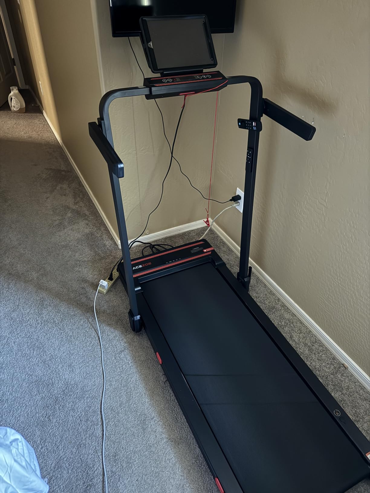 Foldable Walking Pad with 0-15% Auto Incline and Handle Bar, Under Desk Treadmill with 300LBS Weight Capacity customer photo 1