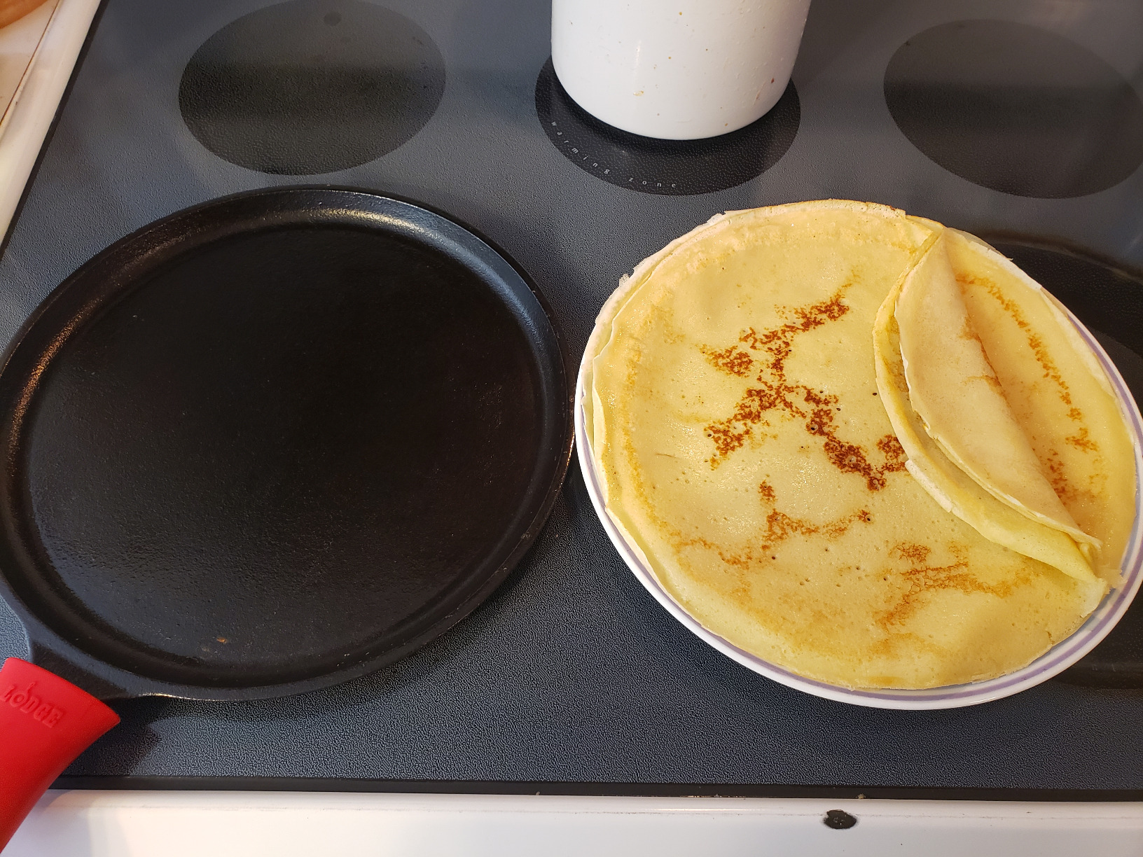 Lodge Round Seasoned Cast Iron Griddle 10.5 Inches - Pre-Seasoned Flat Griddle Pan - Non-Toxic, PFAS-Free Cookware customer photo 2