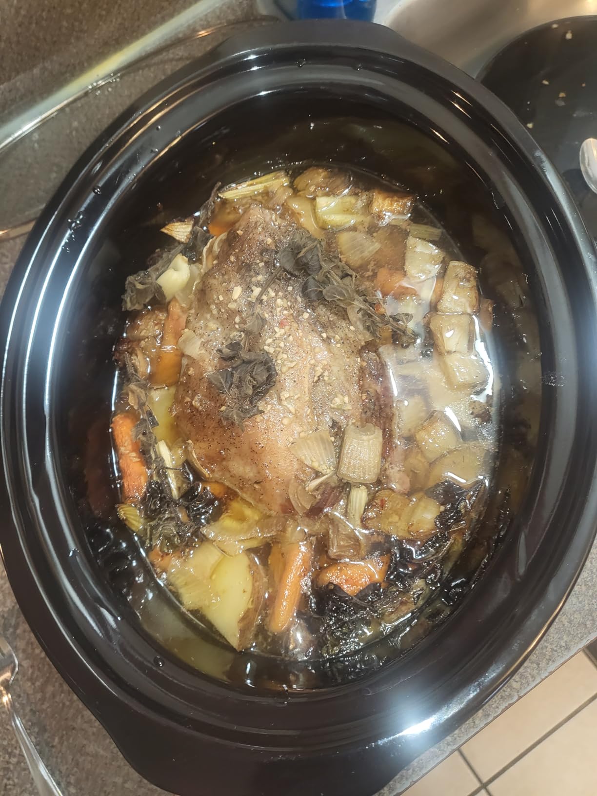 Hamilton Beach 4-Quart Slow Cooker with 3 Cooking Settings, Dishwasher-Safe Stoneware Crock & Glass Lid, Stainless Steel (33140G) customer photo 2