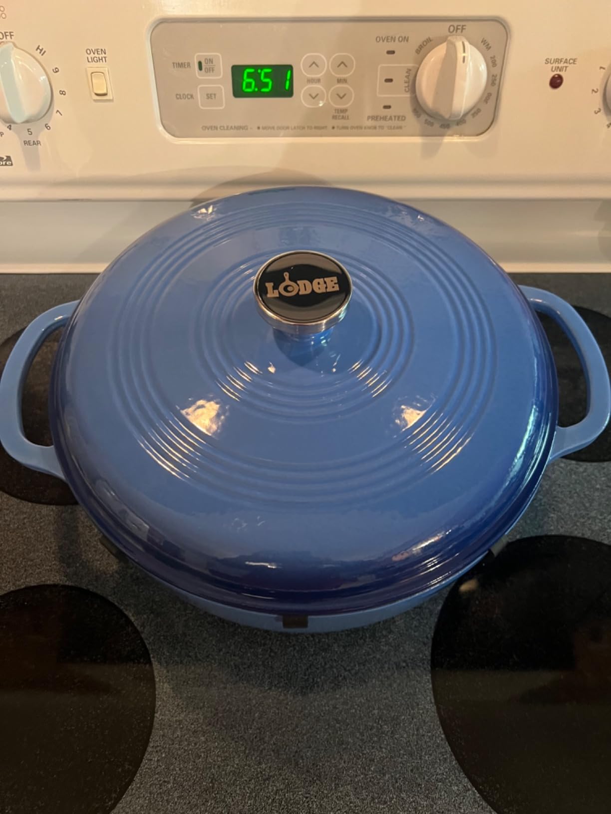Lodge Essential Enamel Cast Iron Dutch Oven with Lid 7.5 Quart - Oven-Safe Enamel Cookware up to 500F - Heat-Retaining Braising & Roasting Pot - Non-Toxic Cookware - Island Spice Red customer photo 1