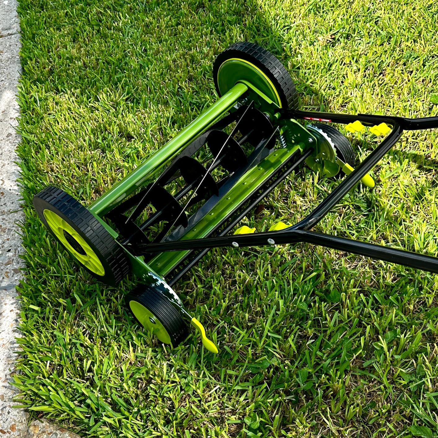 Sun Joe MJ502M Reel Mower w/ 8.5-Gallon, 9-Position Height Adjustment, Foam Grip, Compact Design, Green, 20-Inch Manual w/Grass Catcher customer photo 2