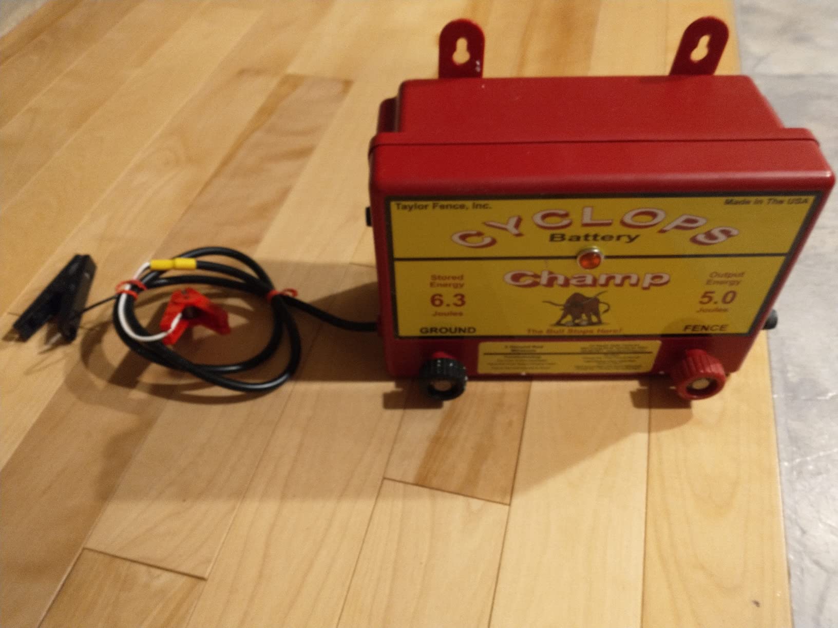 Cyclops Champ Battery - 5 Joule Fence Charger - Battery (12V) Powered customer photo 2