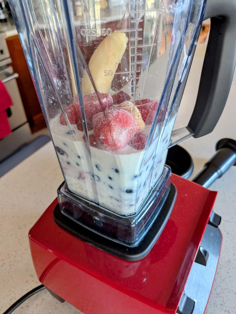Vitamix 5200 Blender, Professional-Grade for Smoothies, Soups, Ice Cream, 64 Oz Container, Black customer photo 2