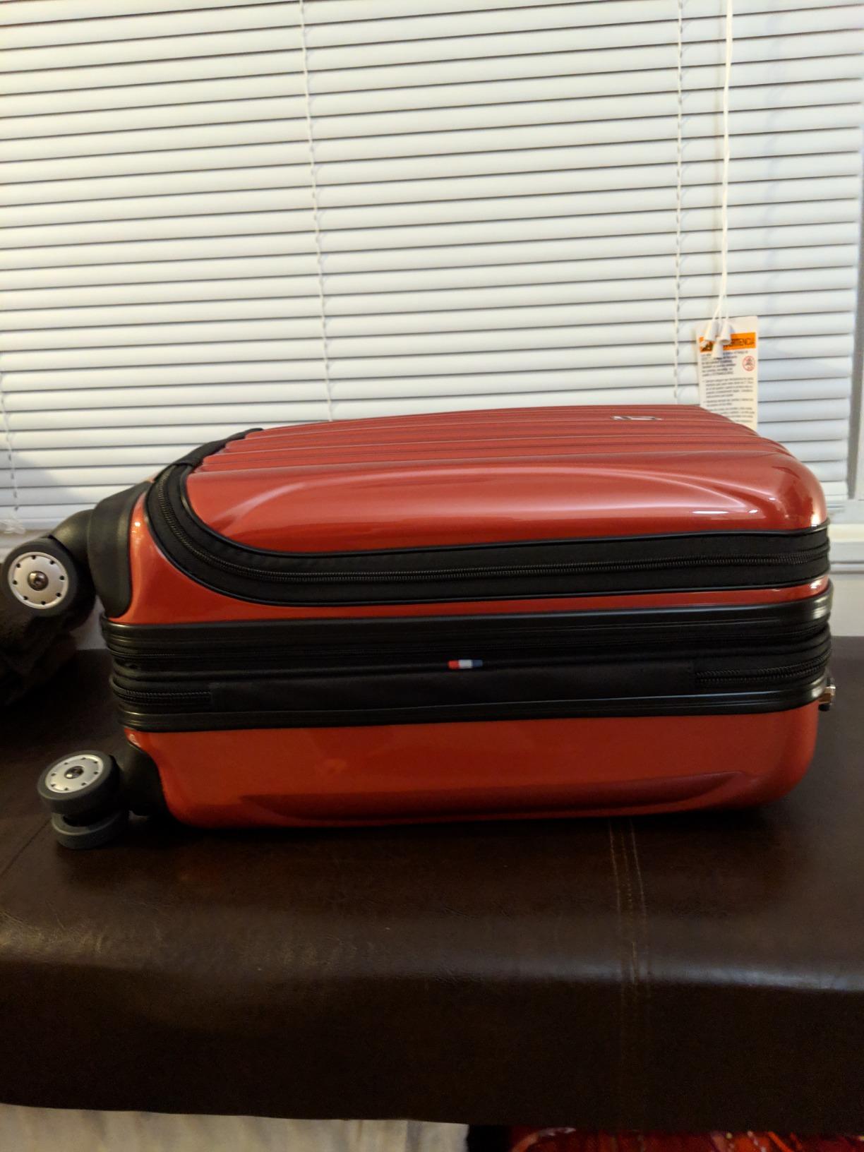 DELSEY PARIS Helium Aero Hardside Expandable Luggage with Spinner Wheels, Blue Cobalt, Checked-Medium 24 Inch customer photo 2
