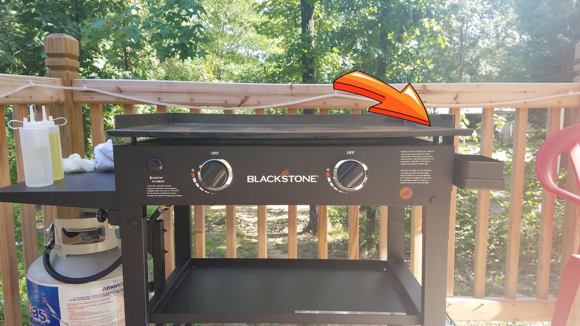 Blackstone Flat Top Gas Grill Griddle 2 Burner Propane Fuelled Rear Grease Management System, 1517, Outdoor Griddle Station, 28 inch customer photo 1