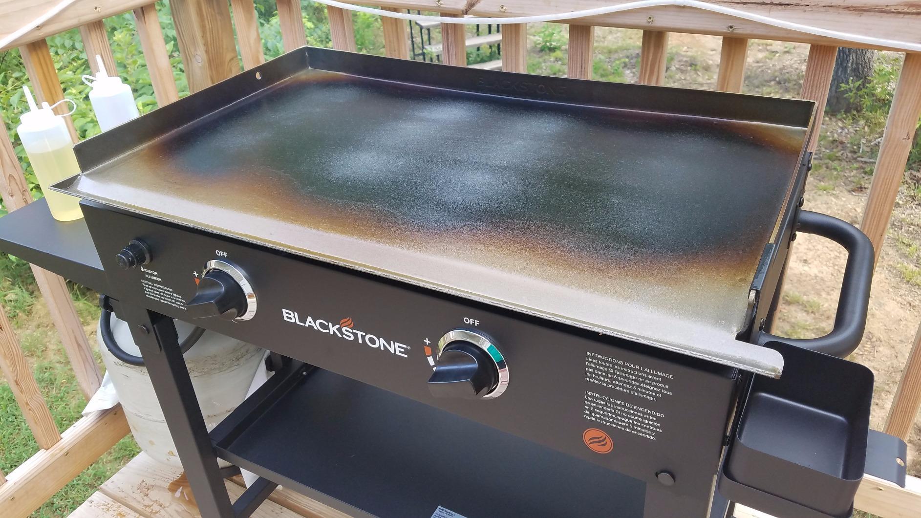Blackstone Flat Top Gas Grill Griddle 2 Burner Propane Fuelled Rear Grease Management System, 1517, Outdoor Griddle Station, 28 inch customer photo 2