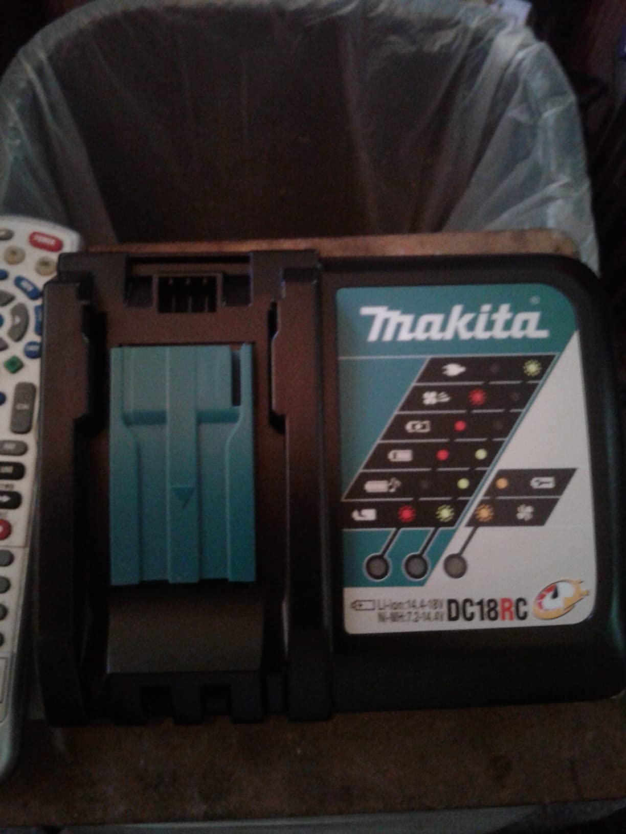 Makita DC18RC 18V LXT Lithium-Ion Rapid Optimum Charger customer photo 2