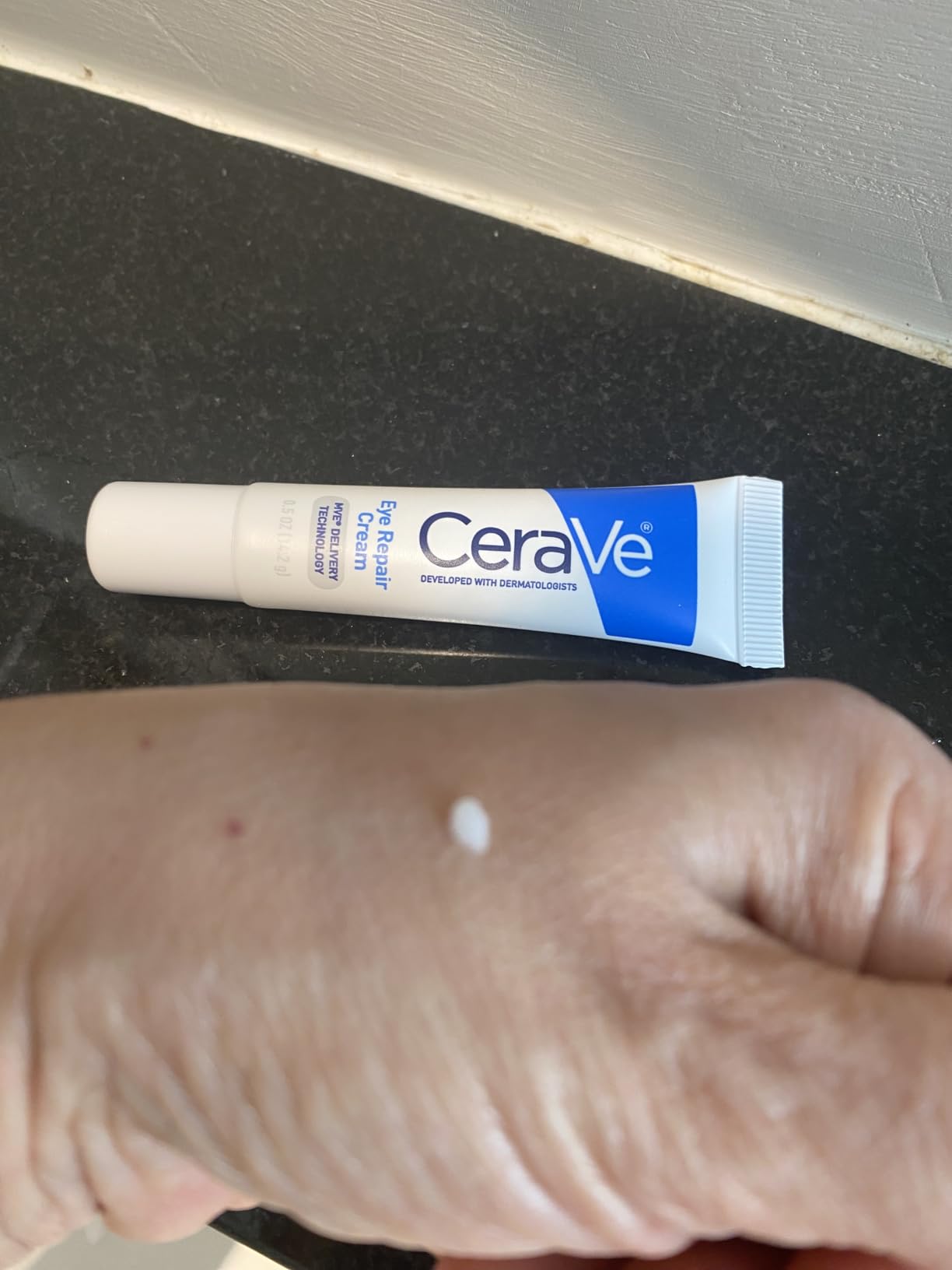 CeraVe Eye Repair Cream, Under Eye Cream For Puffiness And Bags Under Eyes, Hyaluronic Acid + Niacinamide + Marine Botanical Complex, Oil Free & Opthalmologist Tested customer photo 1